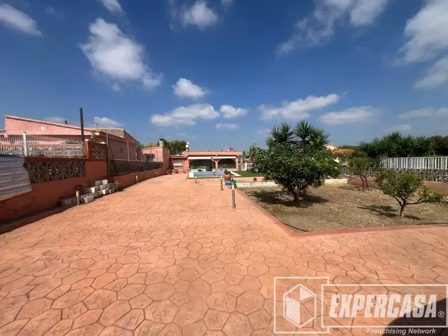 Vista exterior de Casa o chalet en venta en Real con Terraza, Trastero y Piscina