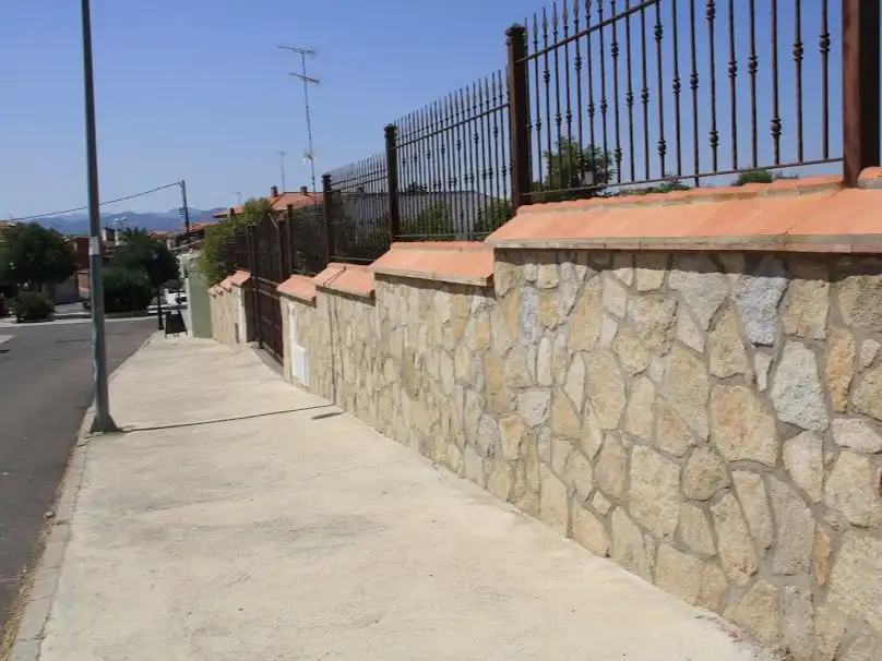 Vista exterior de Residencial en venda en Valdeverdeja