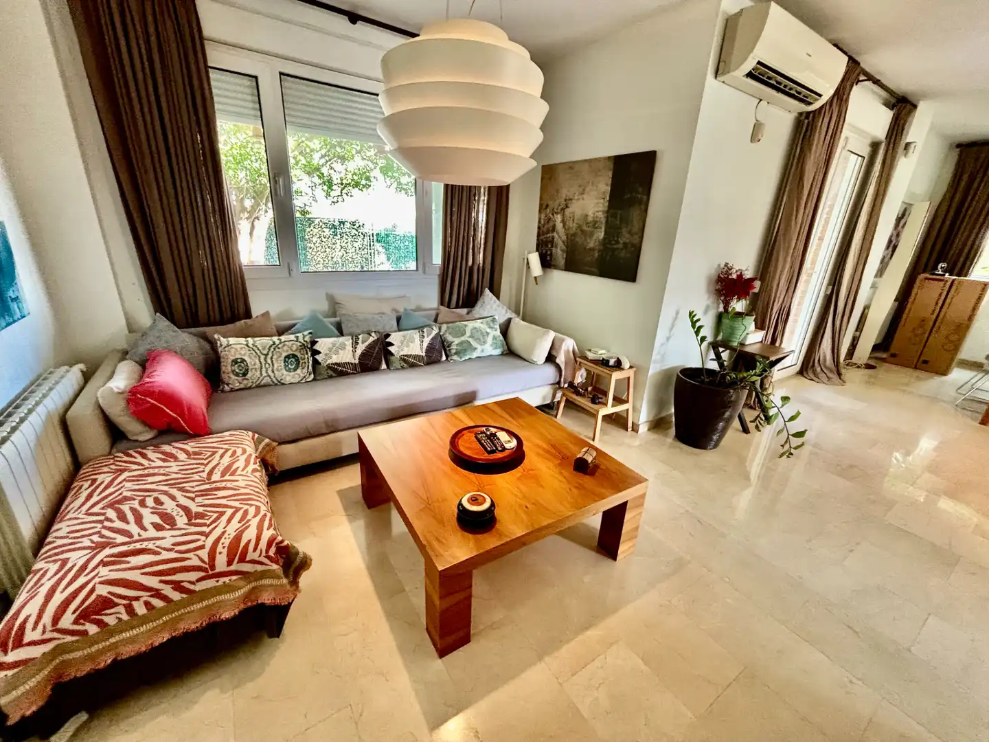 Sala de estar de Casa adosada en venta en Sant Joan d'Alacant con Aire acondicionado, Calefacción y Jardín privado