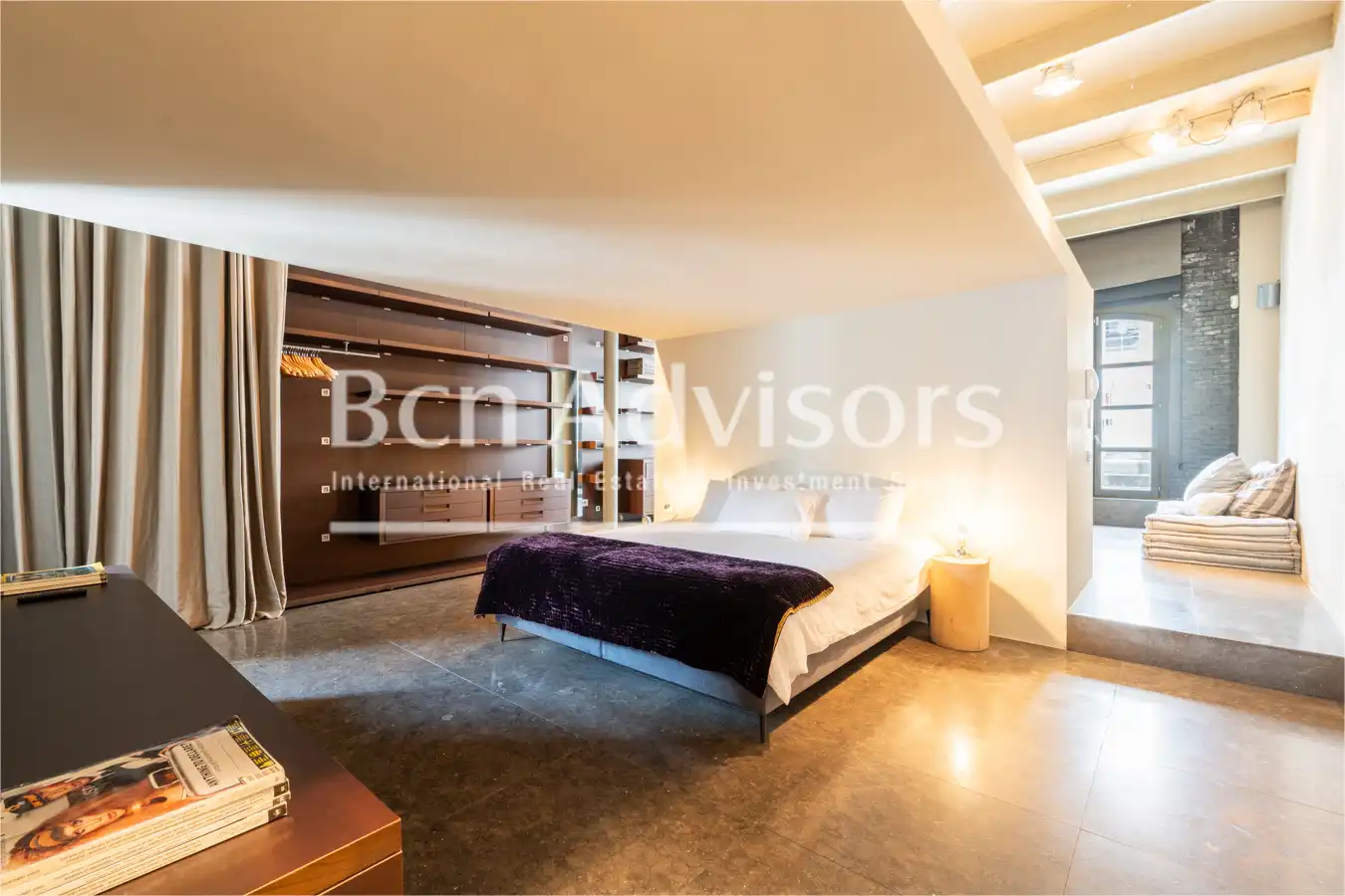 Schlafzimmer von Dachboden zur Miete in Barcelona mit Klimaanlage, Heizung und Terrasse