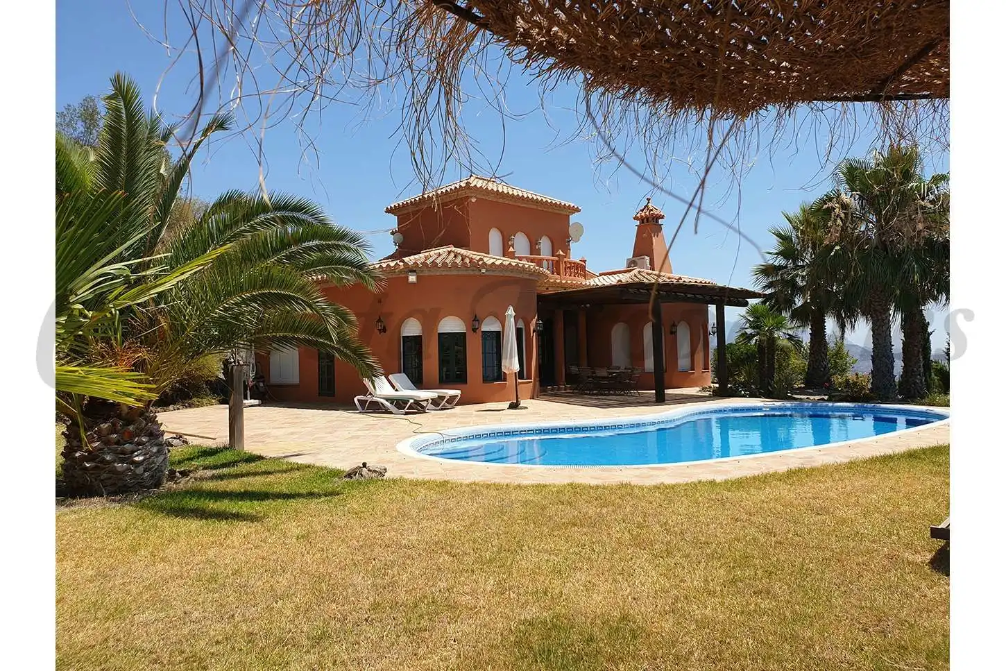 Casa con piscina en venta en Arenas