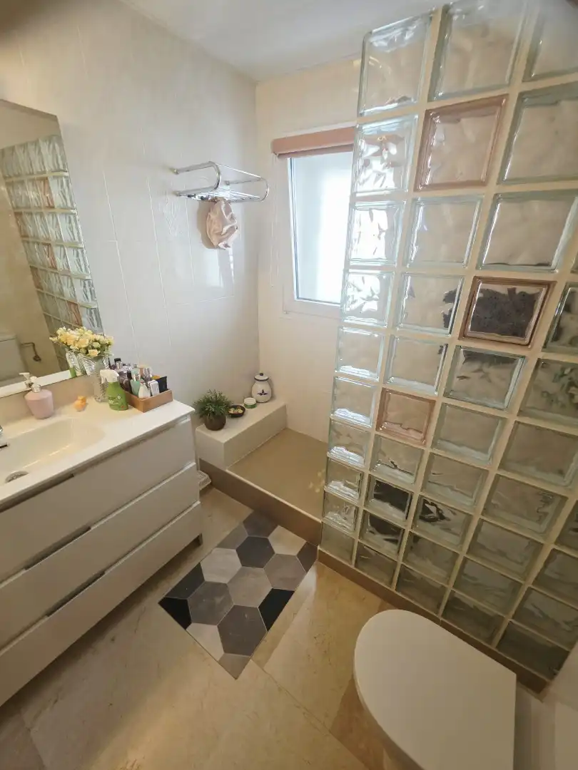 Badezimmer von Haus oder Chalet zum Verkauf in Castellbisbal mit Klimaanlage, Privatgarten und Terrasse