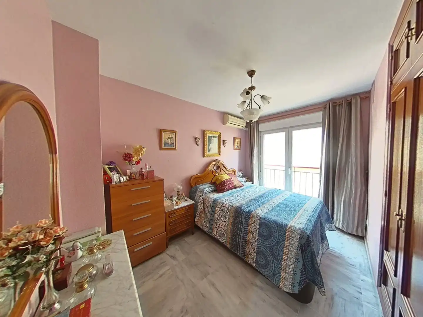 Bedroom of Flat for sale in Málaga  with Air Conditioner, Furnished and Balcony