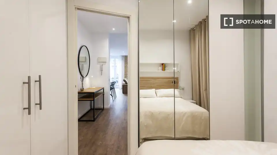 Bedroom of Flat for rent in Valencia  with Air Conditioner, Heating and Furnished