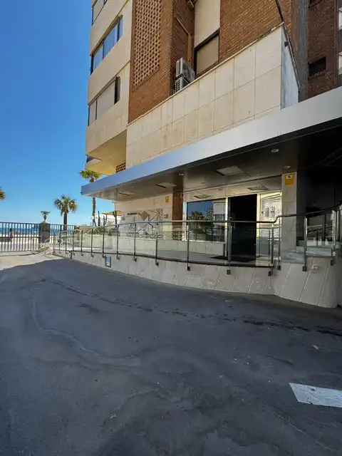 Vista exterior de Apartament de lloguer en Benidorm amb Aire condicionat, Terrassa i Moblat