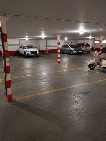 Garaje en Alquiler en Avinguda de Blasco Ibáñez, 158 en Ciutat Jardí