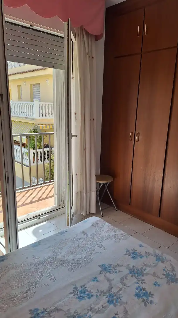 Terrasse von Einfamilien-Reihenhaus zum Verkauf in Torredembarra mit Heizung, Privatgarten und Terrasse