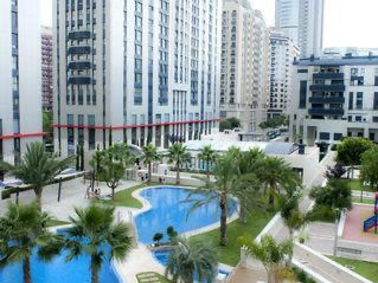 Piscina de Apartament de lloguer en  Valencia Capital amb Aire condicionat, Calefacció i Moblat