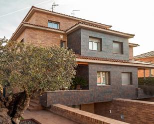 Exterior view of Single-family semi-detached for sale in Cardedeu  with Air Conditioner, Heating and Private garden