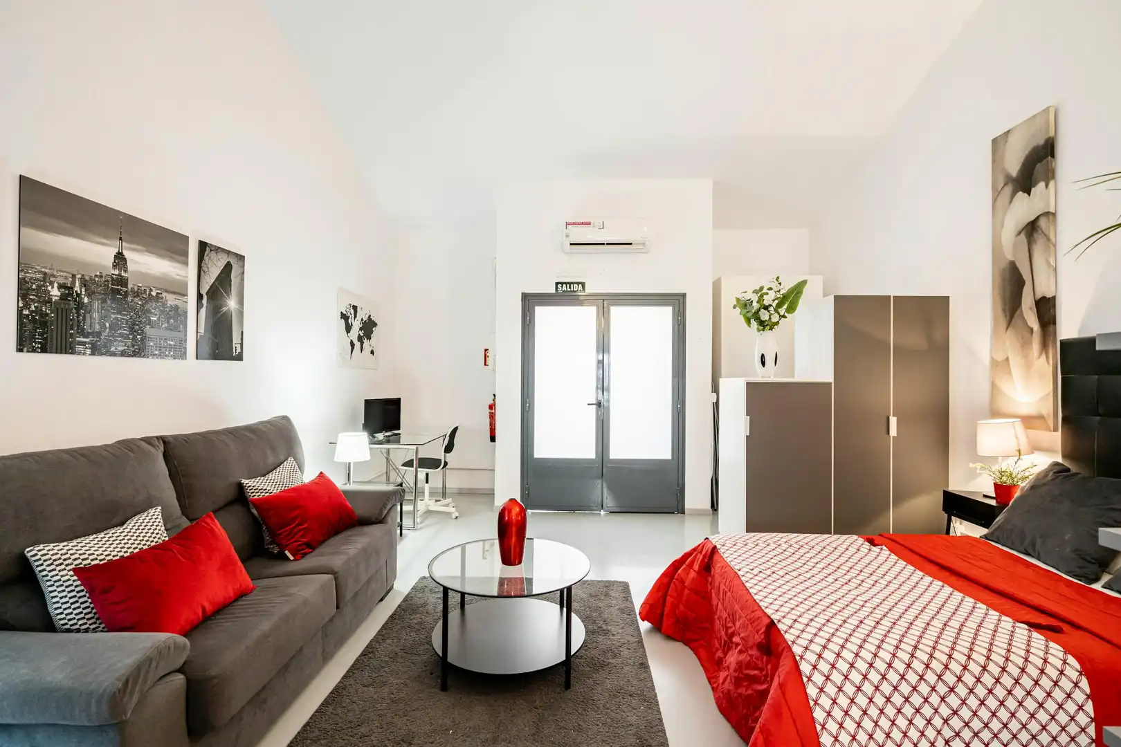 Bedroom of Flat for rent in Madrid  with Air Conditioner, Heating and Furnished