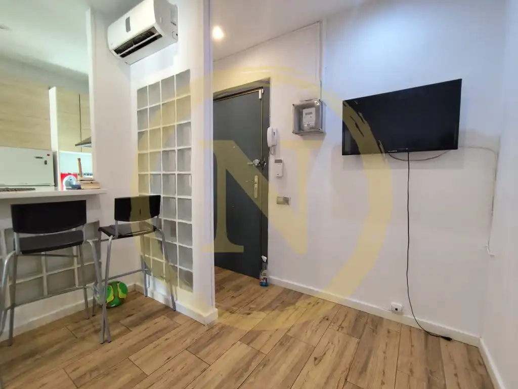 Piso en venta en Carrer de Pujós, Collblanc