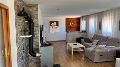 Preciosa casa, muy luminosa: salón-comedor, cocina, 5 habitaciones, 5 baños, terrazas, PK y Jardín.