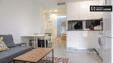 Foto 2 de Piso de alquiler en San Juan Bautista, Madrid