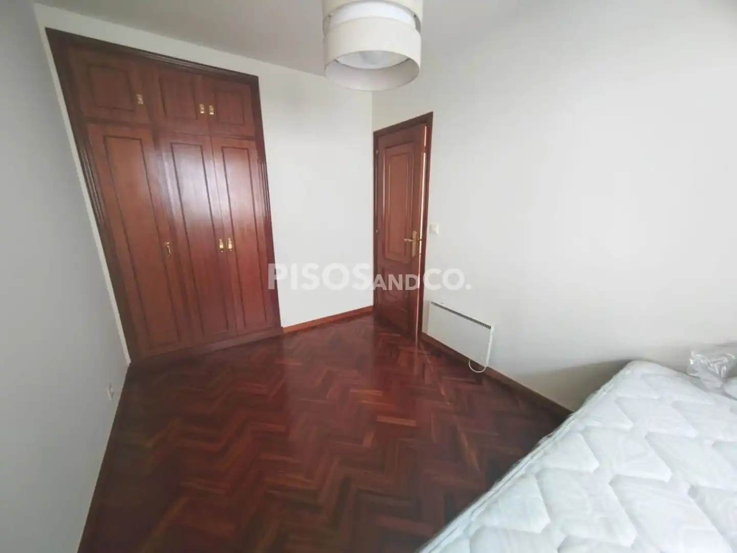 Piso de alquiler en Calle Francisco Vales Villamarín, Los Castros - Castrillón