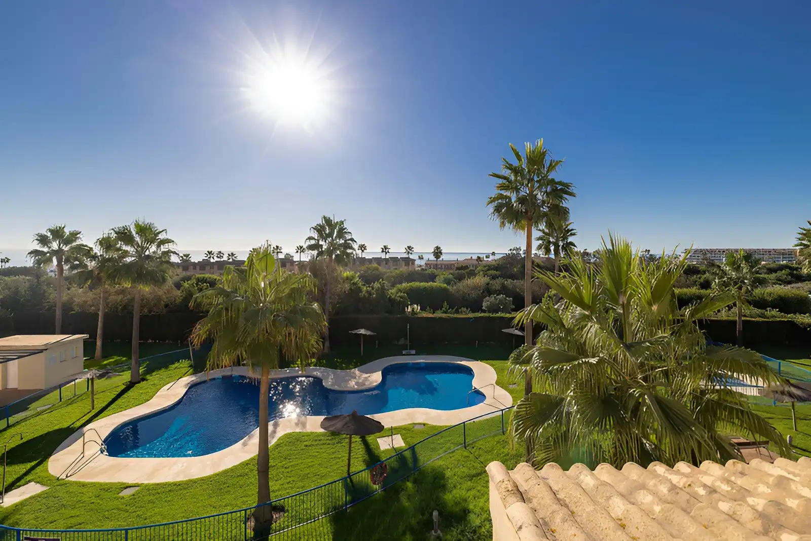 Àtic amb piscina en venda a Estepona Pueblo