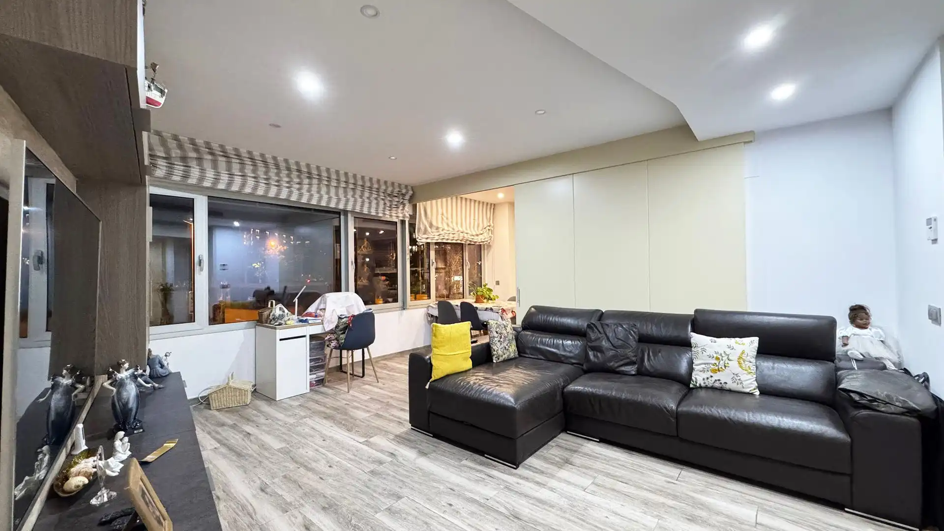 Living room of Flat for sale in Sant Adrià de Besòs  with Swimming Pool