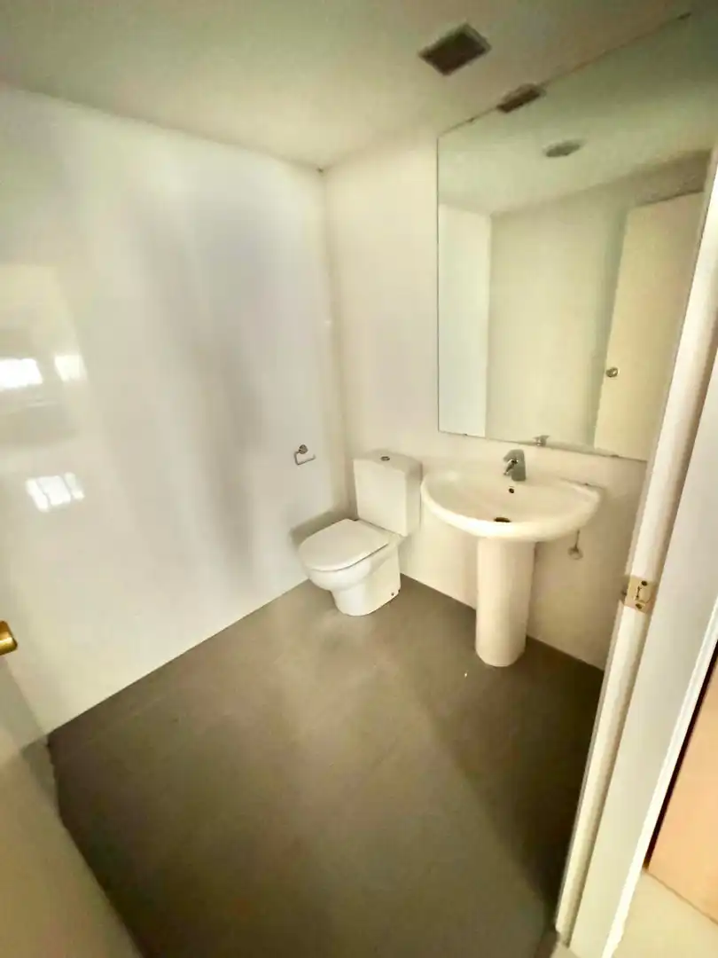 Baño de Oficina de alquiler en Castellón de la Plana / Castelló de la Plana