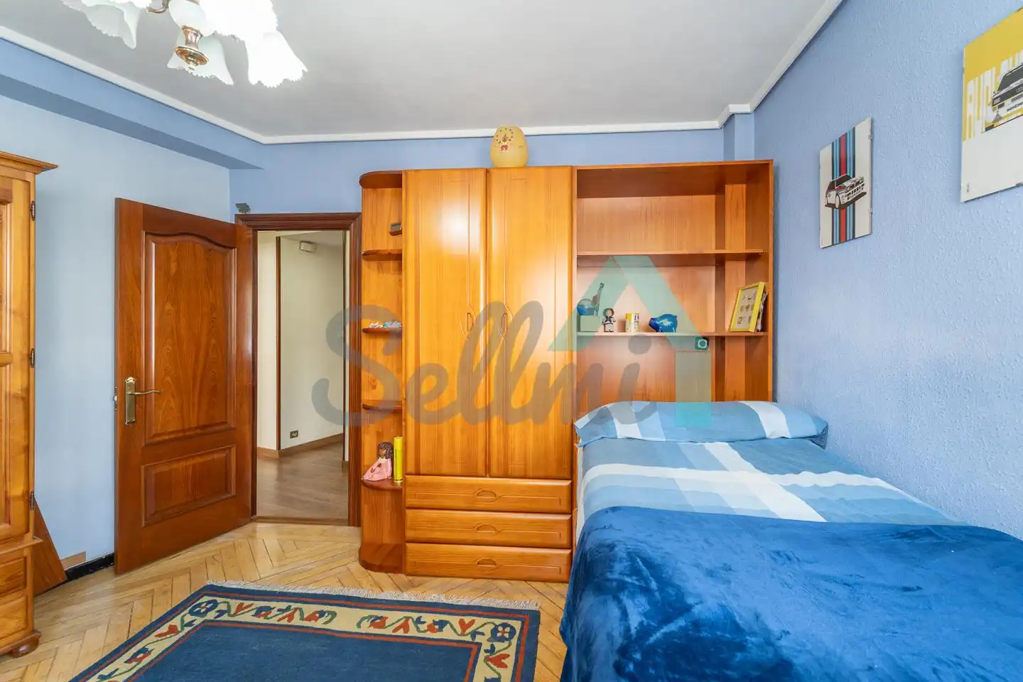 Dormitori de Pis en venda en Oviedo  amb Calefacció i Parquet