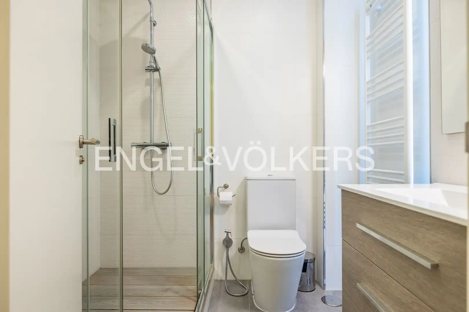 Baño de Piso en venta en Sevilla con Aire acondicionado y Calefacción