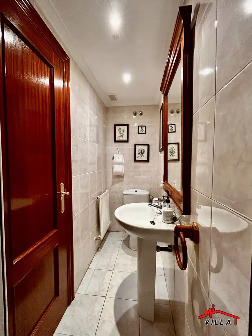 Baño de Casa o chalet en venta en Laredo con Calefacción y Amueblado