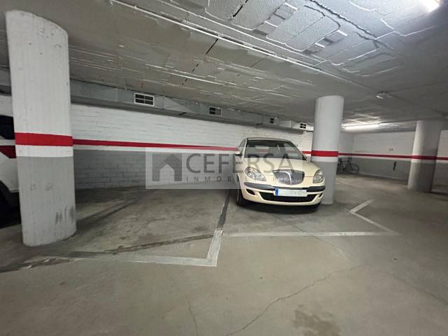 Garaje en Venta en Carrer de Pau Alcover en Les Tres Torres