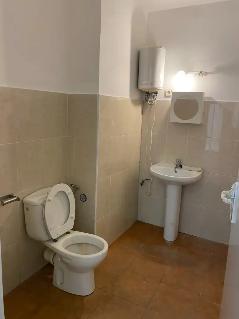 Baño de Local de alquiler en Boadilla del Monte con Aire acondicionado, Calefacción y Terraza