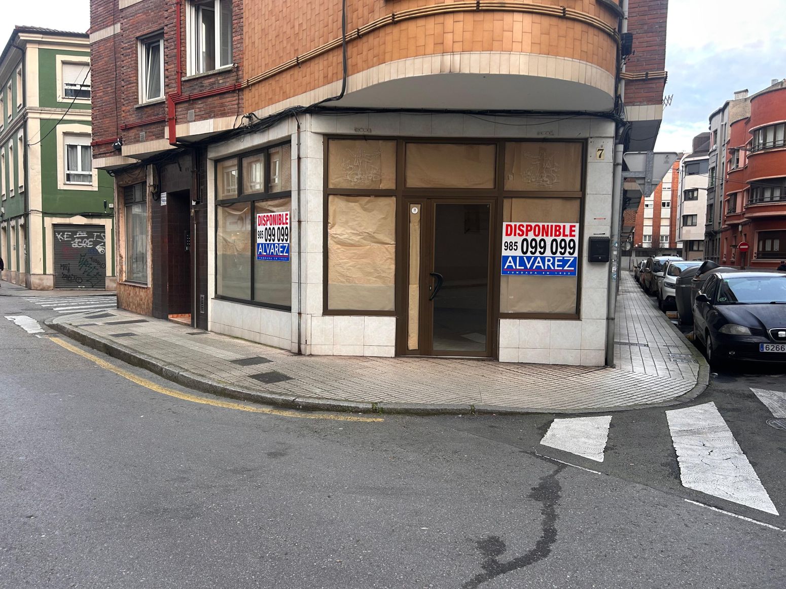 Local de lloguer en Gijón  amb Terrassa