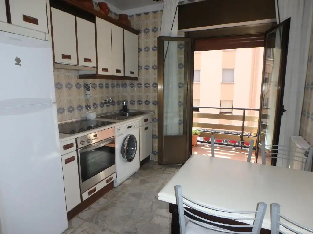 Küche von Wohnung zum Verkauf in  Pamplona / Iruña mit Heizung und Terrasse