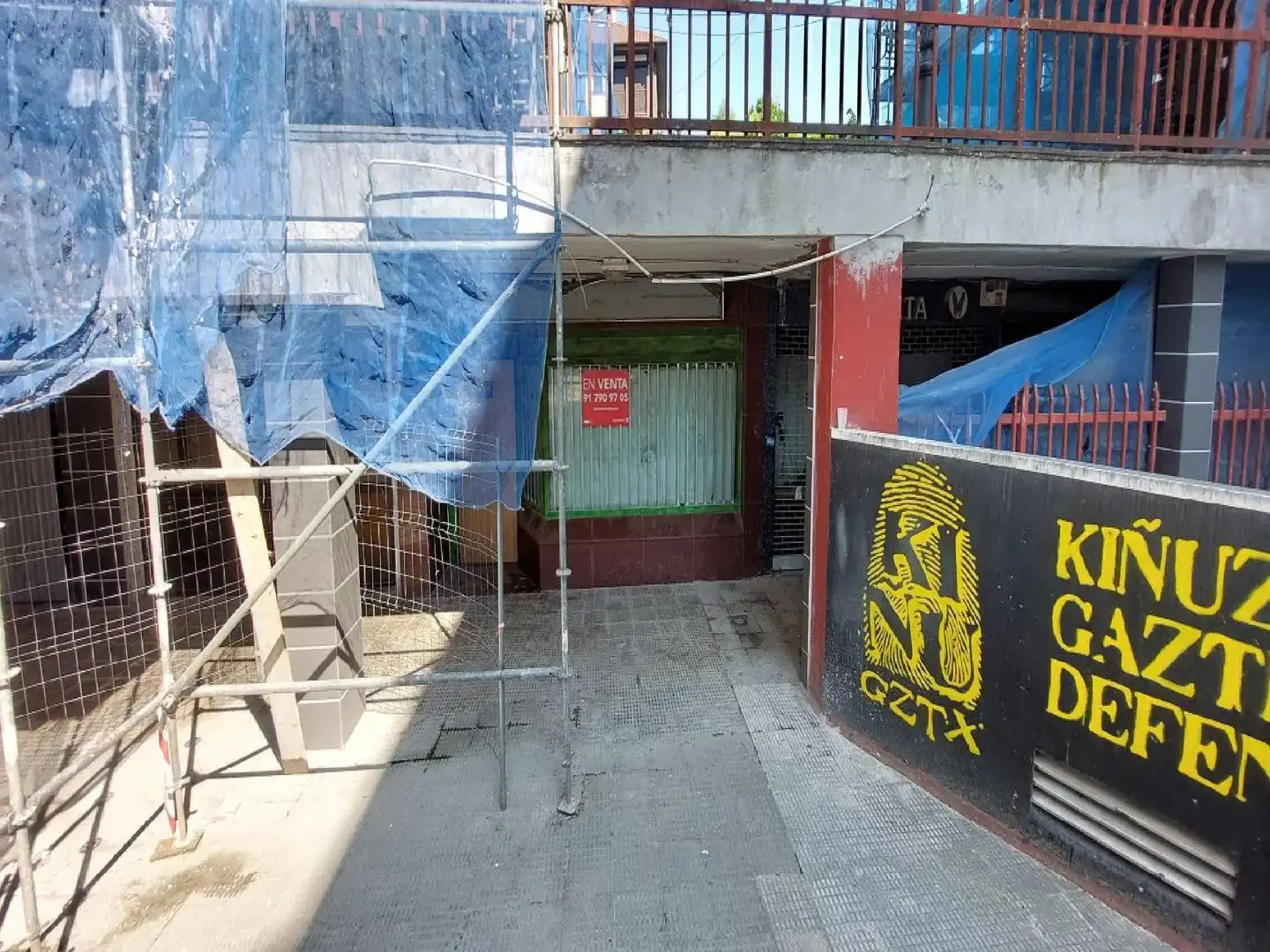 Vista exterior de Local en venda en Bilbao 