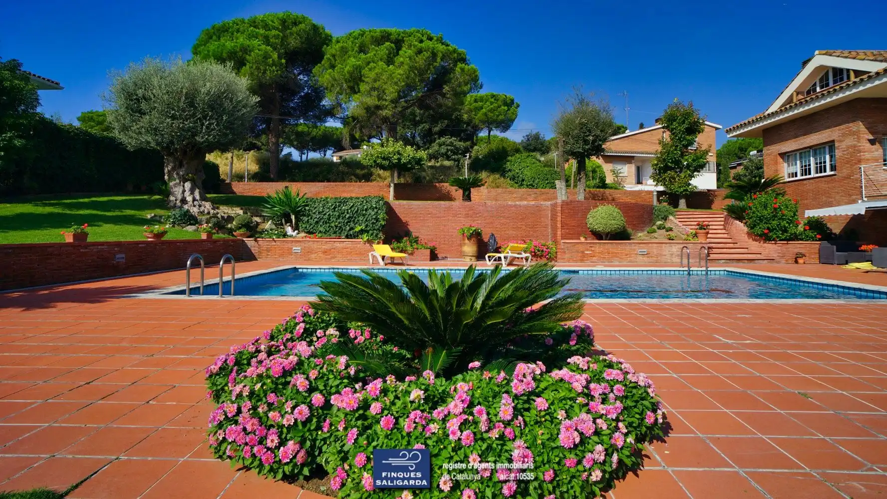 Piscina de Casa o chalet en venta en Canovelles con Aire acondicionado, Calefacción y Terraza
