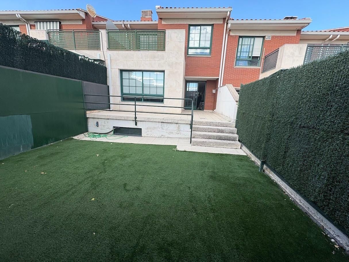 Casa adosada en venta en Calle de José María Castilviejo, Parquesol