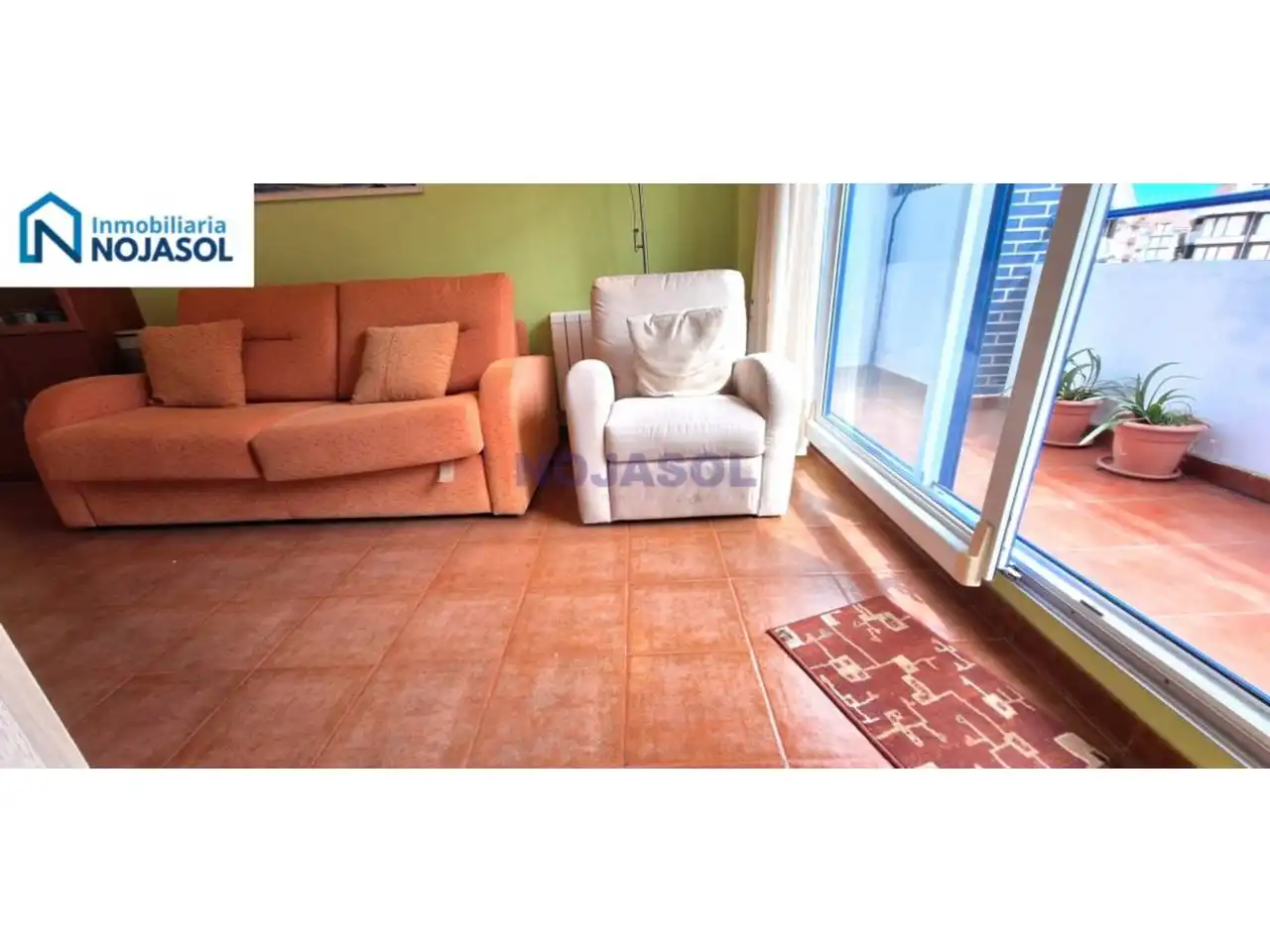 Wohnzimmer von Wohnungen zum Verkauf in Noja mit Heizung, Terrasse und Abstellraum