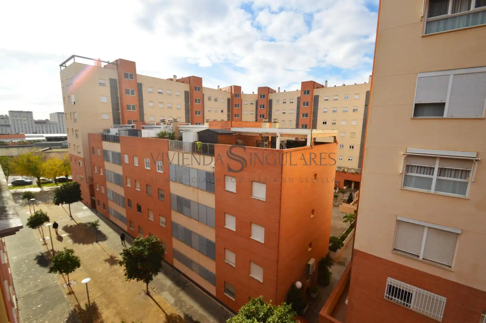 Vista exterior de Pis en venda en Sevilla amb Aire condicionat, Calefacció i Jardí privat