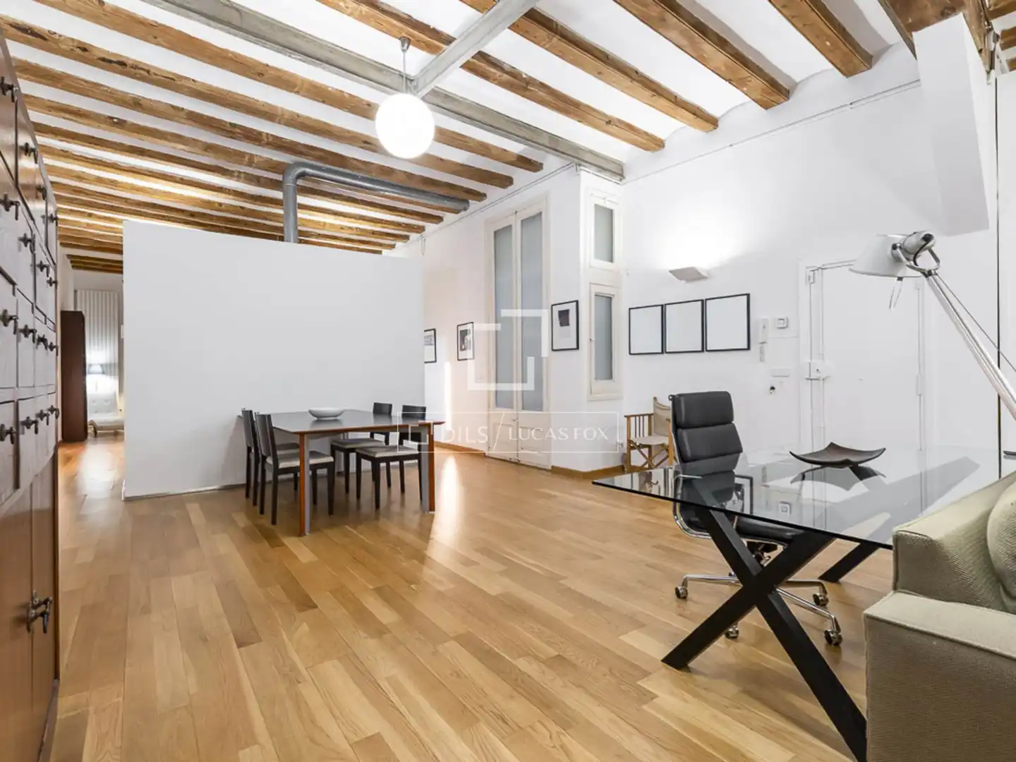Außenansicht von Wohnung zum Verkauf in Barcelona mit Klimaanlage, Heizung und Parkett