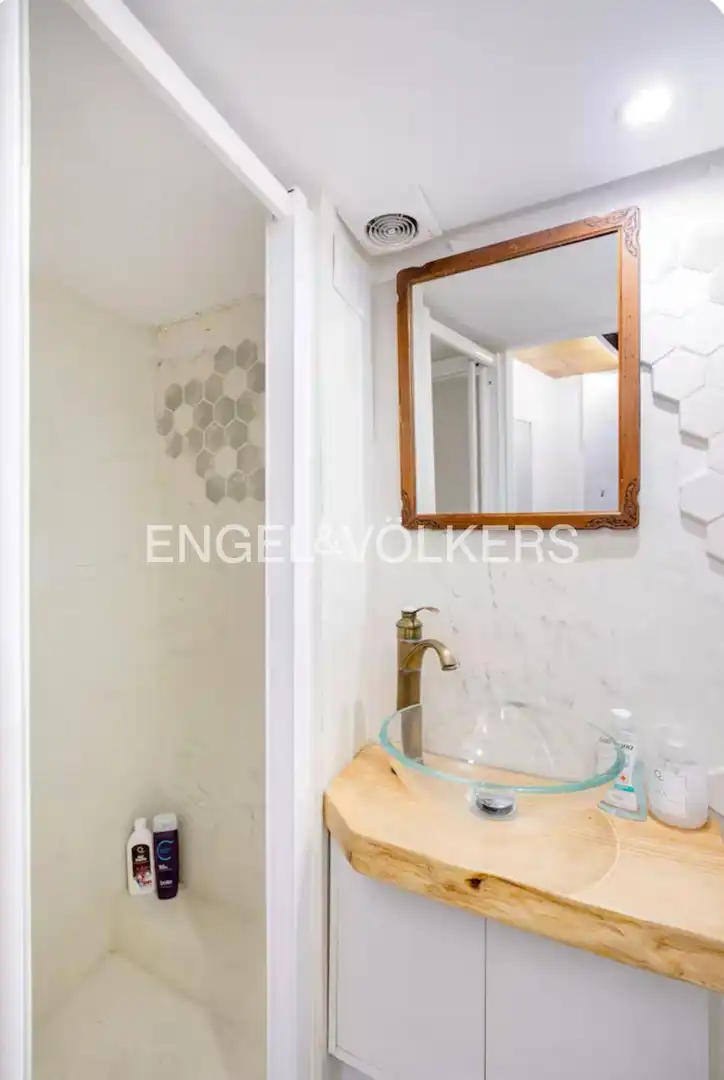 Badezimmer von Maisonette zum Verkauf in Barcelona mit Klimaanlage, Heizung und Möbliert
