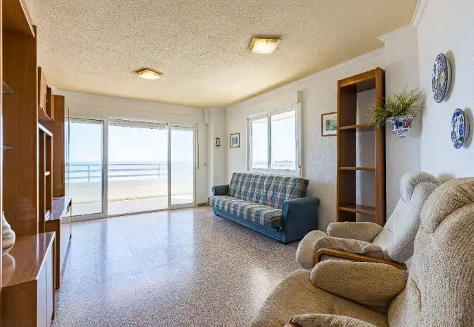 Sala de estar de Apartamento en venta en Torrevieja con Terraza y Amueblado