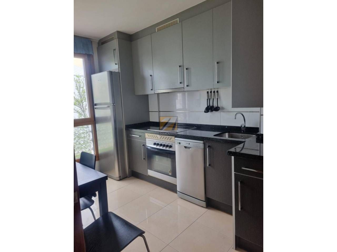 Cuina de Pis en venda en Gijón  amb Calefacció, Parquet i Traster