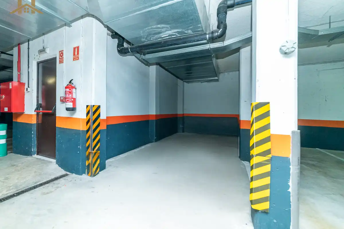 Parking of Flat for sale in Navalcarnero  with Air Conditioner, Heating and Parquet flooring