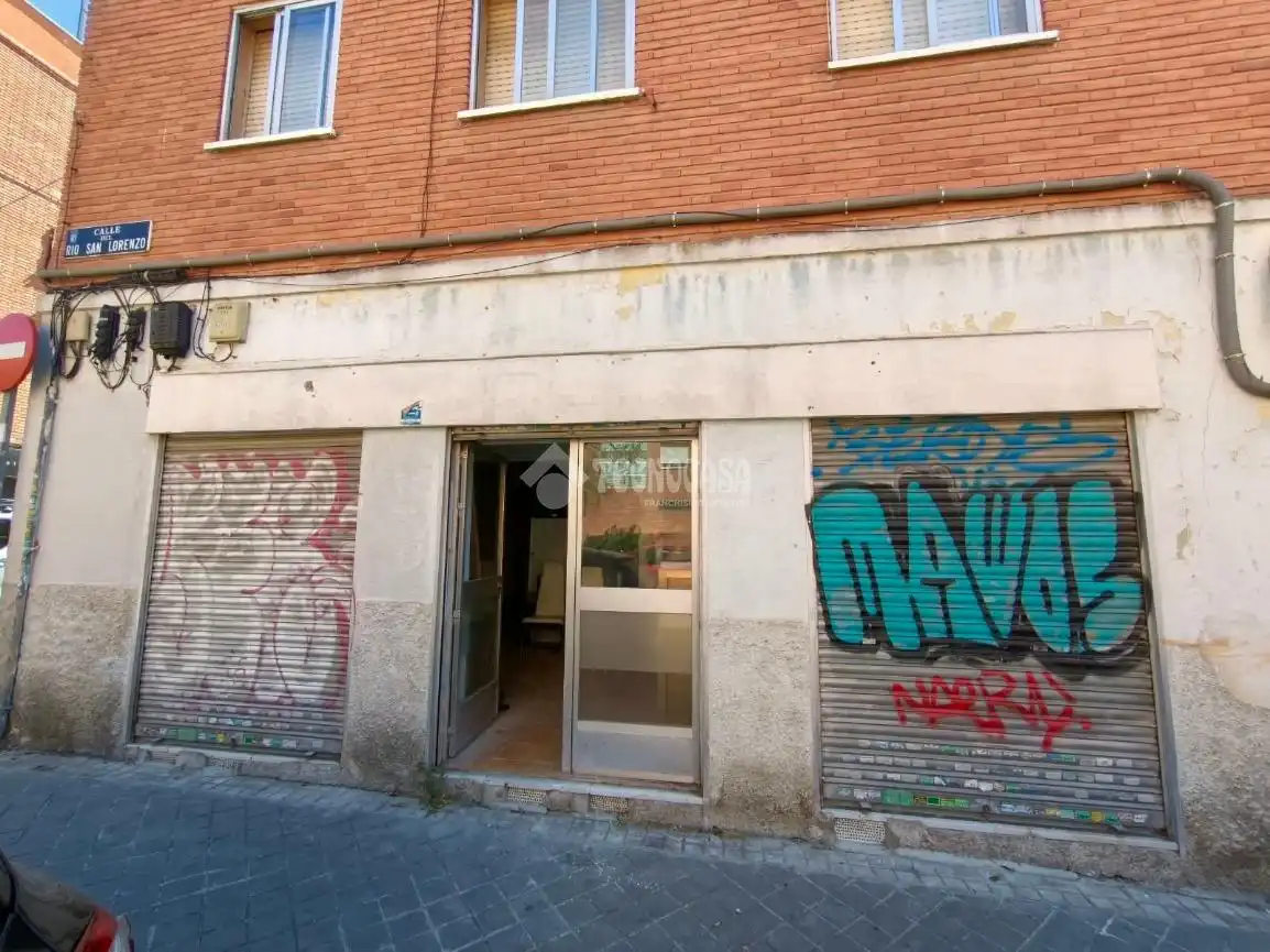 Local comercial en venda a Puente de Vallecas, imagen 2