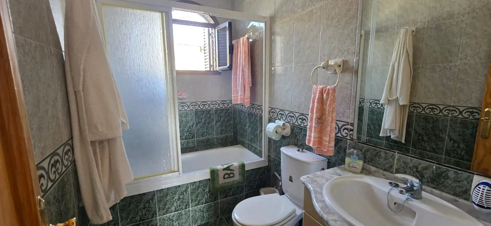 Bany de Casa o xalet en venda en El Puerto de Santa María amb Aire condicionat, Jardí privat i Terrassa