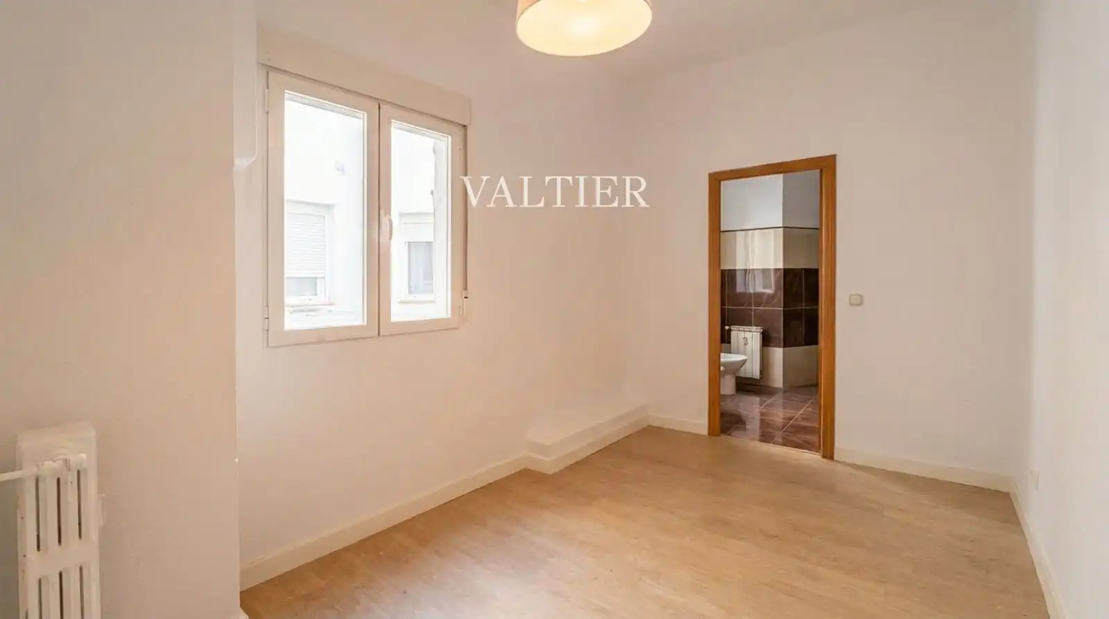 Bedroom of Flat for rent in Chamberí