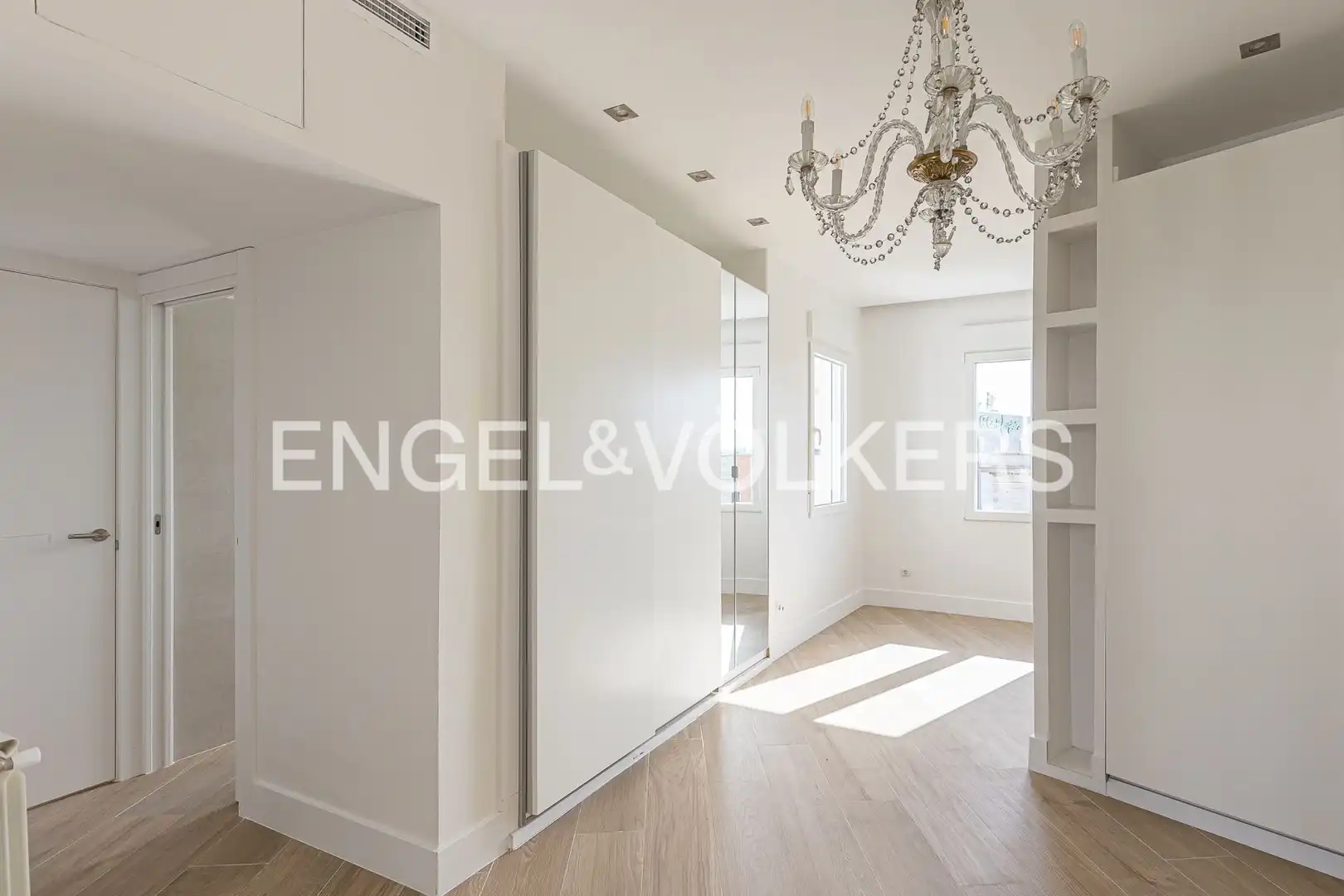 Bedroom of Flat for rent in Madrid  with Air Conditioner and Heating