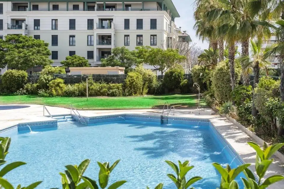 Piscina de Àtic en venda en Vélez-Málaga amb Aire condicionat, Terrassa i Moblat