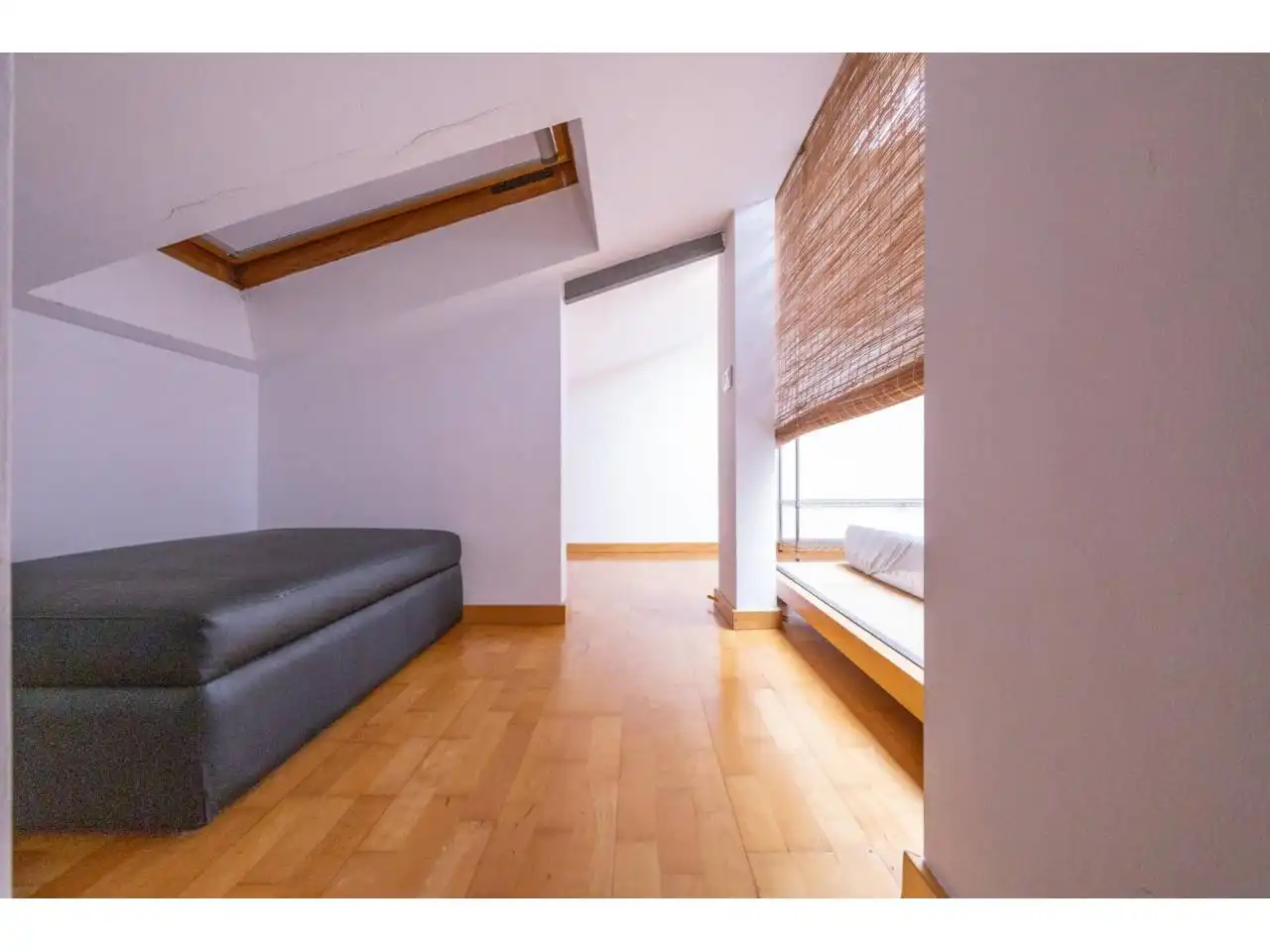 Dormitori de Dúplex en venda en Girona amb Aire condicionat, Calefacció i Parquet