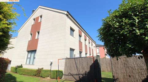 CHALET PAREADO CON JARDÍN PRIVADO Y PISCINA COMUNITARIA AL LADO DE LUGO, imatge 4