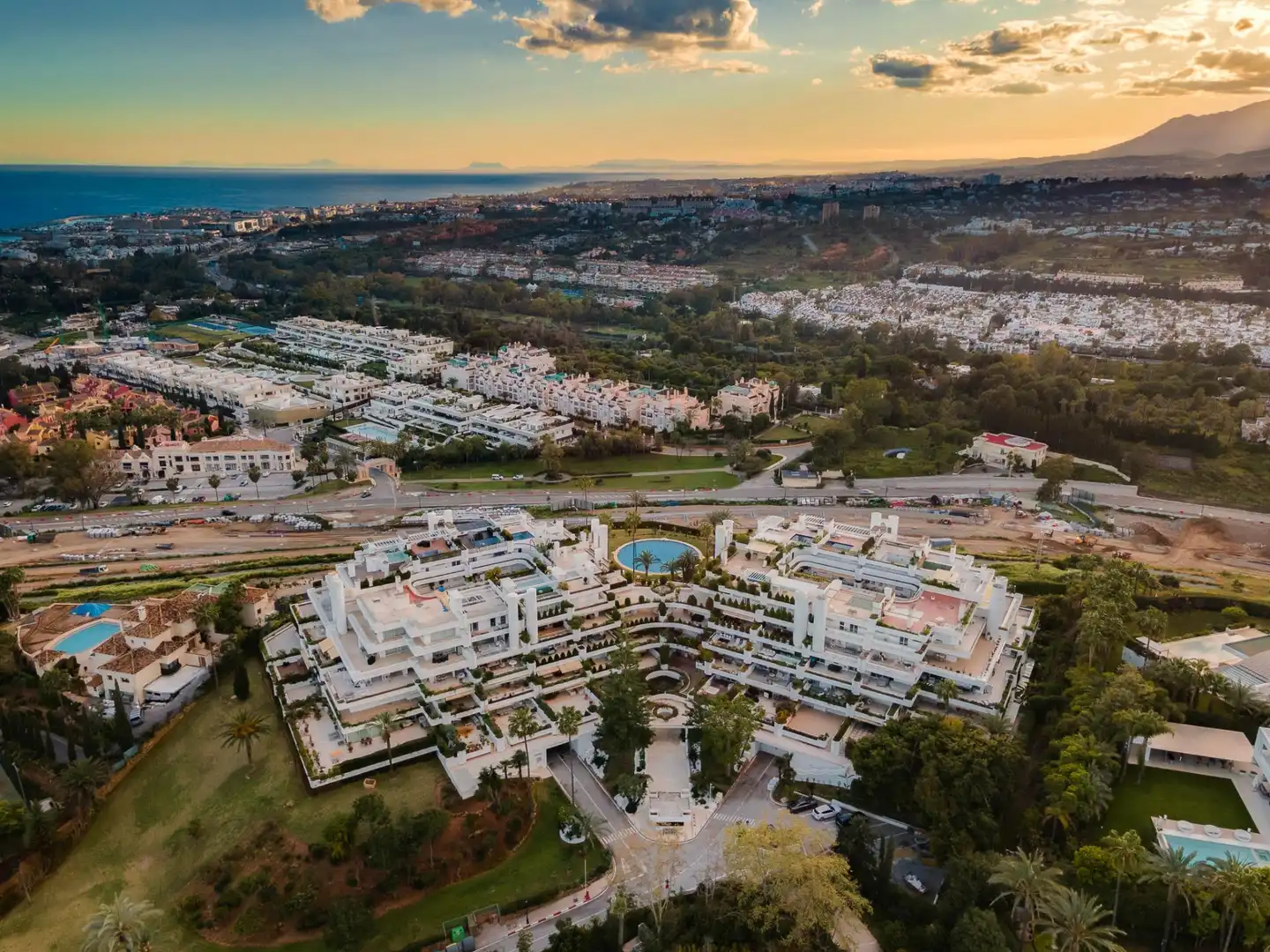 Vista exterior de Apartament en venda en Marbella amb Piscina comunitària