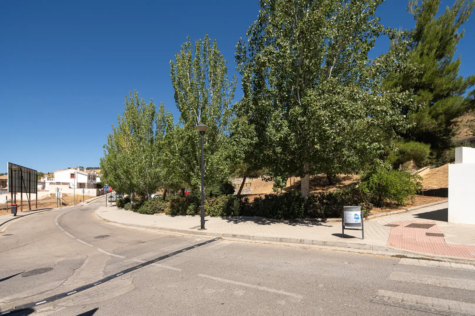 Vista exterior de Casa adosada en venta en Granada con Calefacción, Jardín privado y Terraza