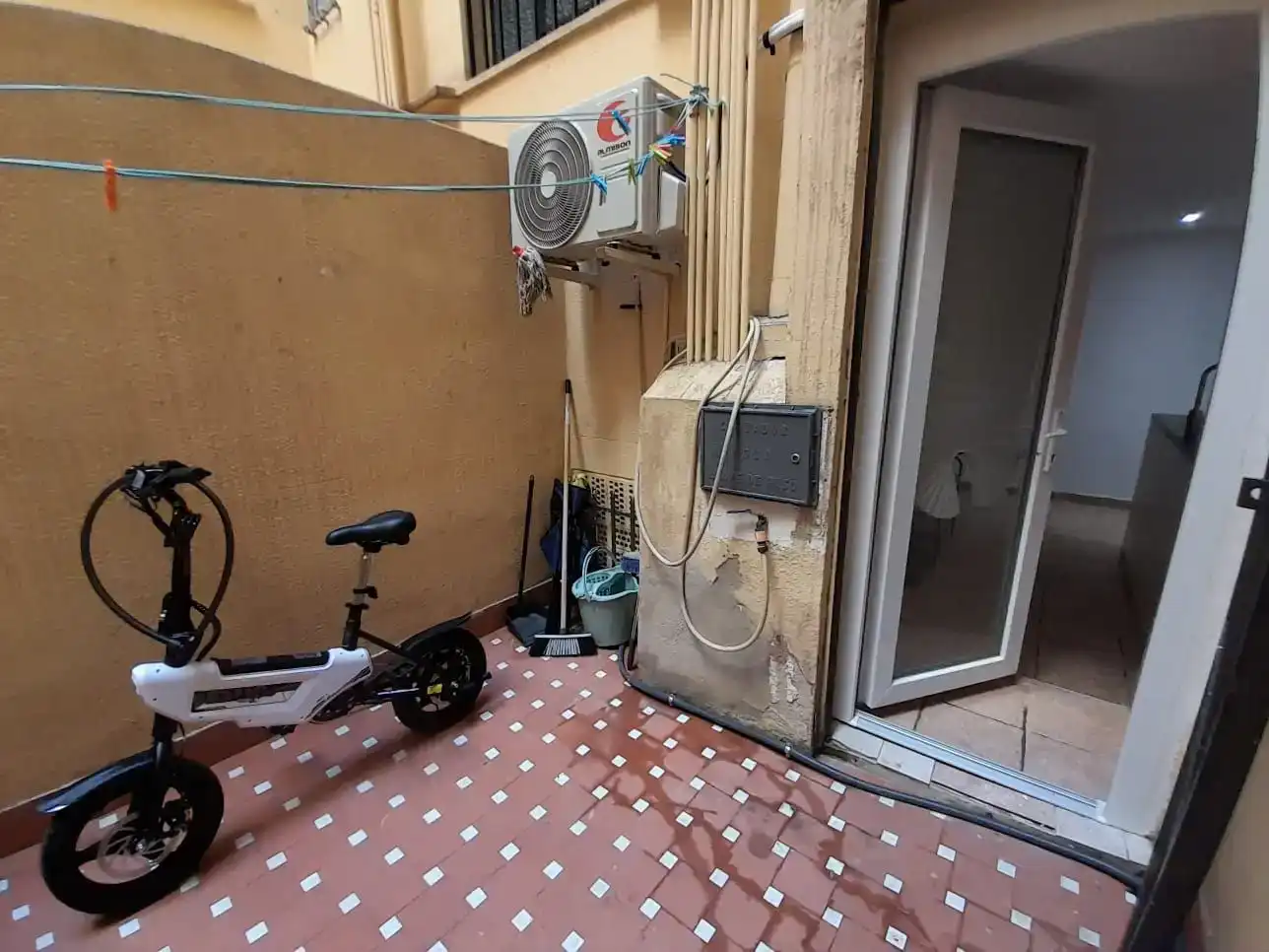 Balcony of Flat for rent in  Valencia Capital  with Air Conditioner