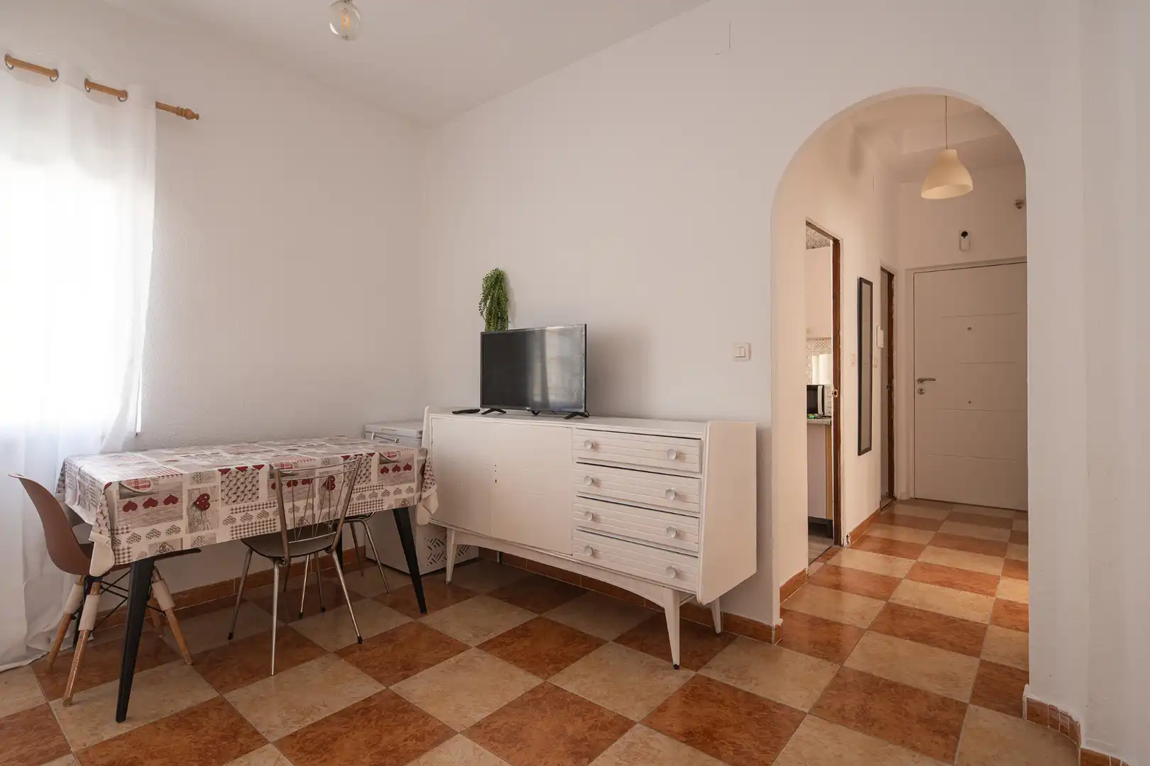 Wohnzimmer von Wohnung zum Verkauf in Granada mit Parkett, Möbliert und Ofen