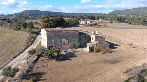 Masía en venta de 700 m2, con 2.800m² de jardín llano, para entrar a vivir la parte reformada, con cédula y certificado energético